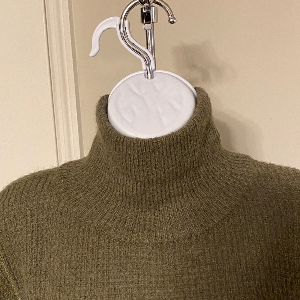 American Vintage Turtleneck - Picture 6 of 9